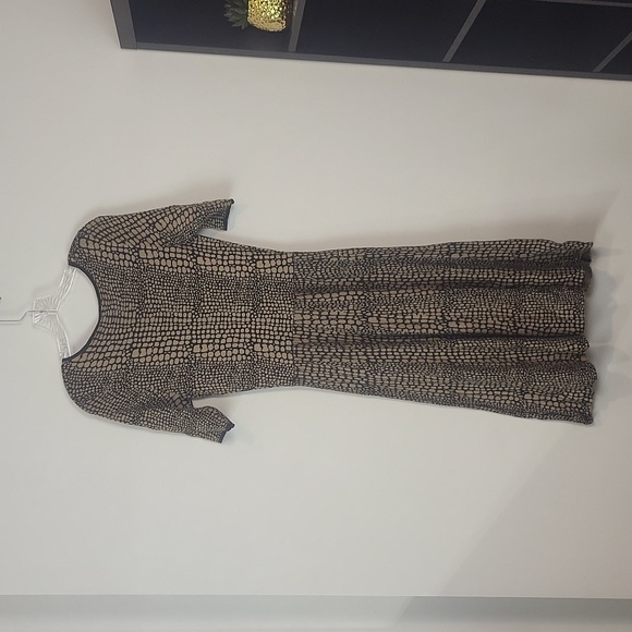 LUXE by CARMEN MARC VALVO Brown Black Snakeskin Print Fit & Flare Sweater Dress - Picture 9 of 11